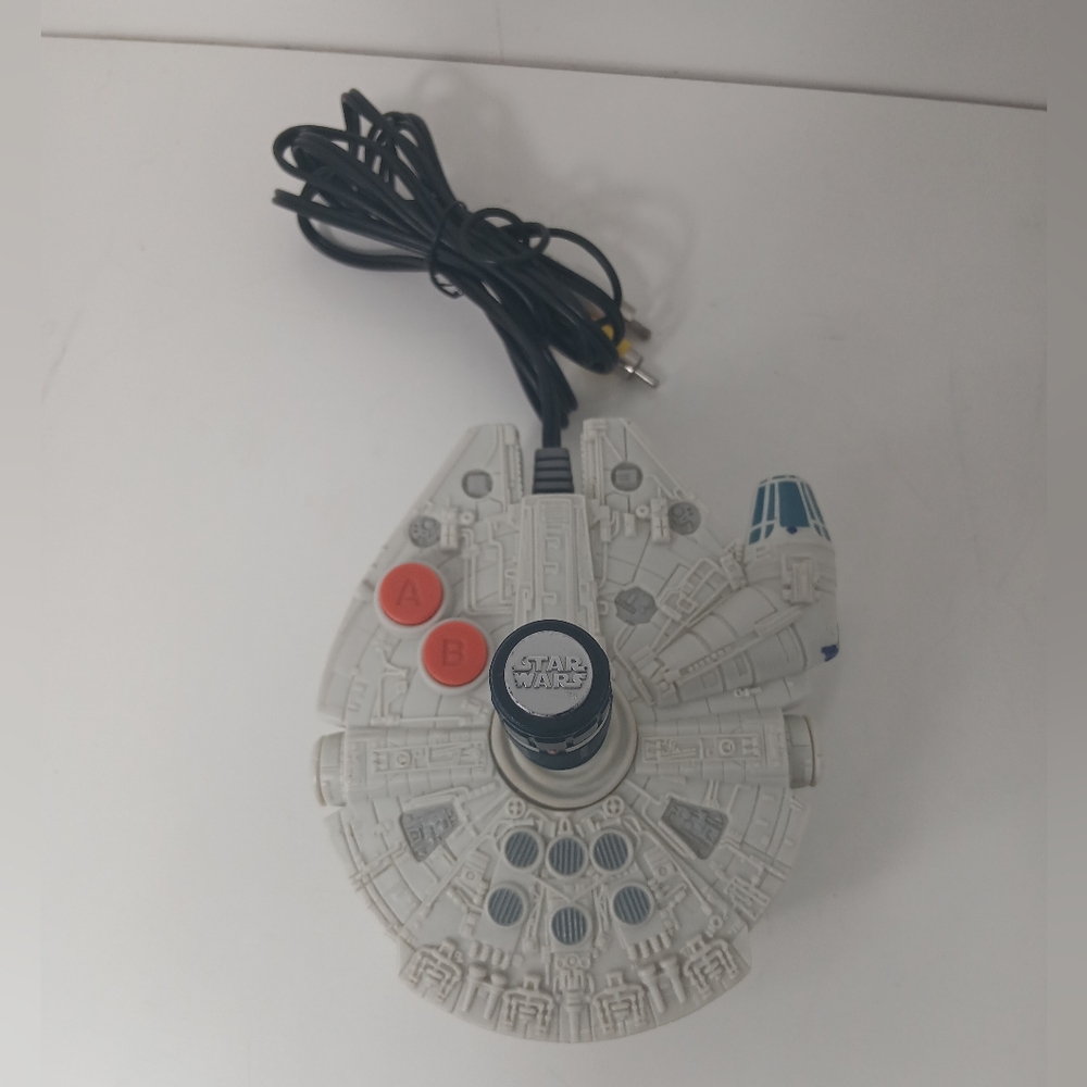 Star Wars Millennium Falcon Plug & Play Game